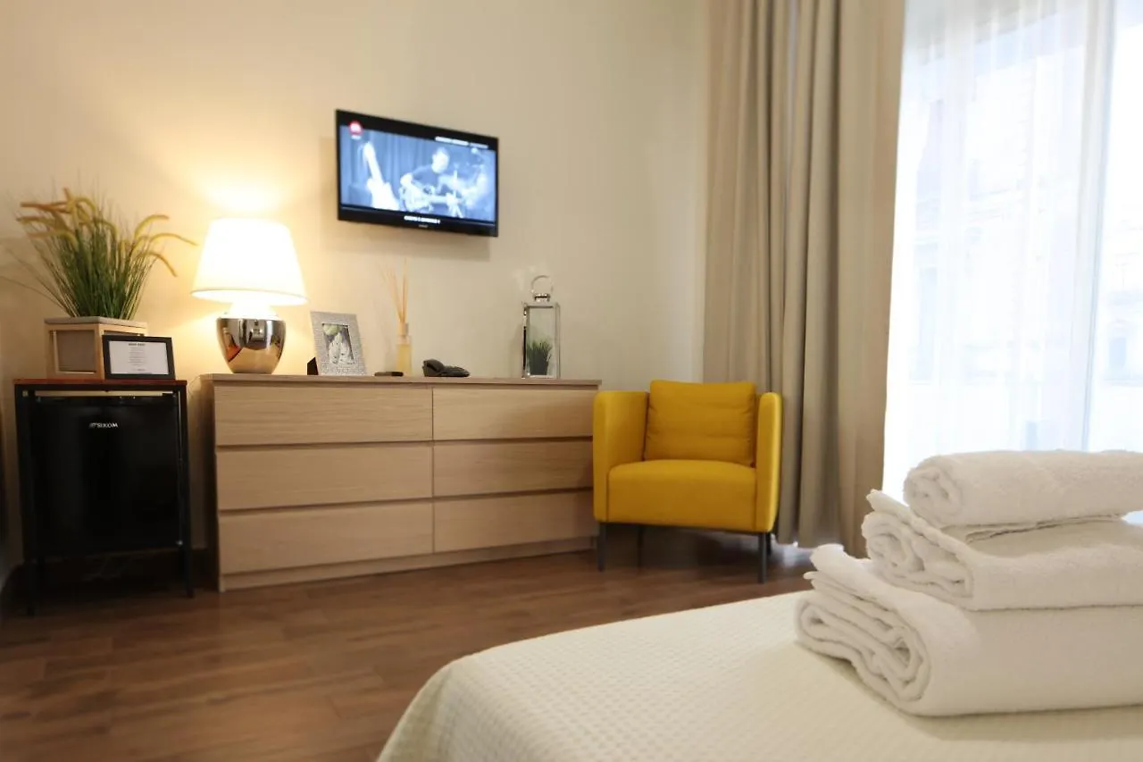 住宿加早餐酒店 Khome Rooms & Apartment 卡塔尼亚